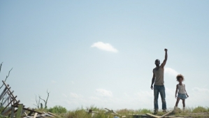 beasts-of-the-southern-wild-review-image-Quvenzhane-Wallis-dwight-henry-noscale